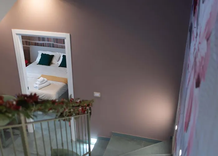 לינה וארוחת בוקר Opera Boutique 3*