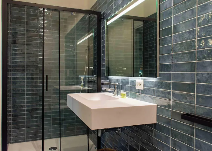 לינה וארוחת בוקר Opera Boutique 3*